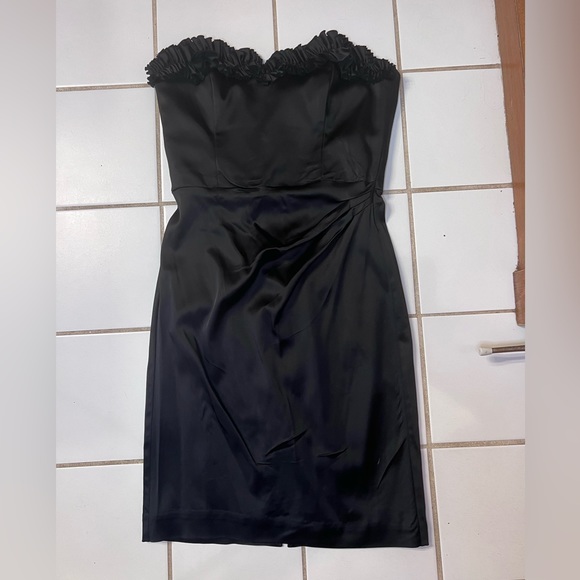 NWOT WHITE HOUSE BLACK MARKET  STRAPLESS MINI BLACK PARTY COCKTAIL DRESS SIZE 6 - Picture 2 of 5
